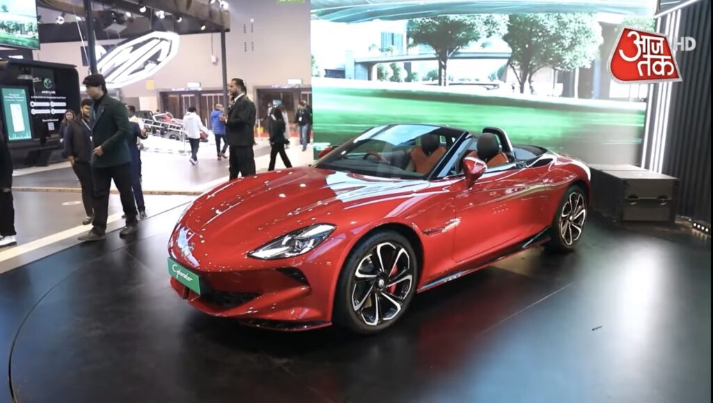 MG Cyberster ev car red collar. जुलाई 2025 में लॉन्च होने वाली टॉप 5 इलेक्ट्रिक कारें 