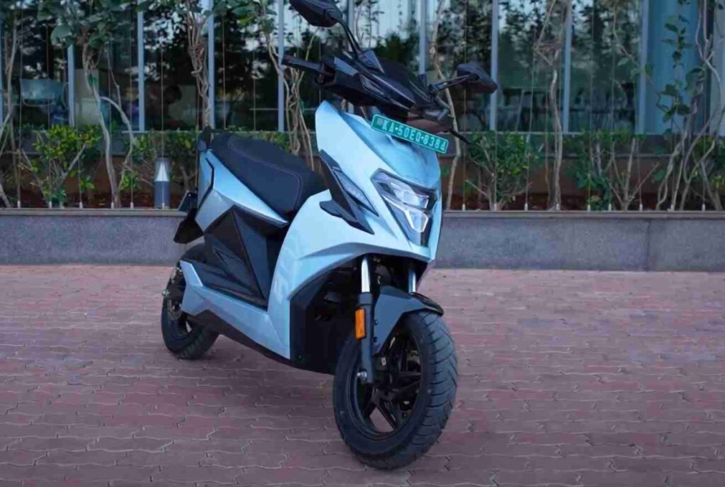 Simple One Electric Scooter 2025 Model – high range sporty EV with aggrwsive design 