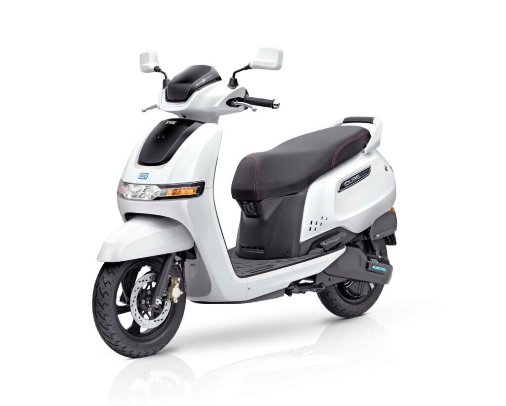 TVS iQube ST Electric Scooter – Premium Comfort & Monsoon-Ready Design