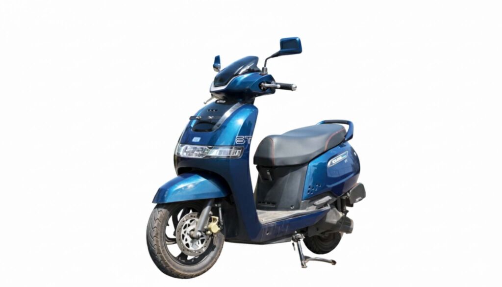 TVS iQube ST एल्क्ट्रिक स्कूटर - परिवार के लिए आरामदायक नीले रंग का स्कूटर है