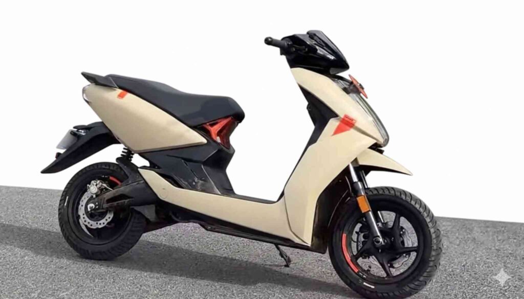 Ather 450X इलेक्ट्रिक स्कूटर - ग्रे रंग में मज़बूत बनावट और स्मार्ट डैशबोर्ड है